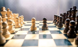 Șahiștii își dau întâlnire la Dej: 7 zile de partide în sistem elvețian dedicate pasionaților acestui sport