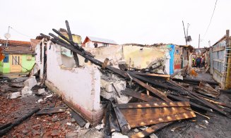 Primele module de locuit destinate familiilor afectate de incendiul de pe strada Margaretelor, instalate pe poziții