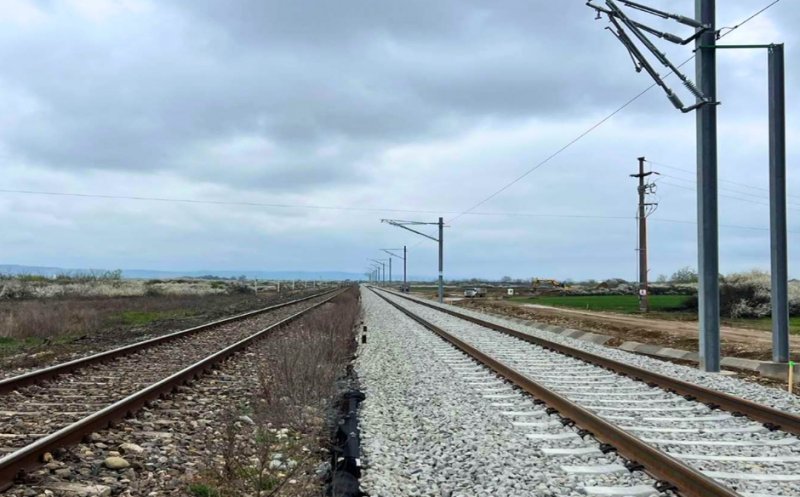 S-a redeschis circulația pe un tronson din calea ferată Cluj - Oradea/ Stadiul lucrărilor pe fiecare lot