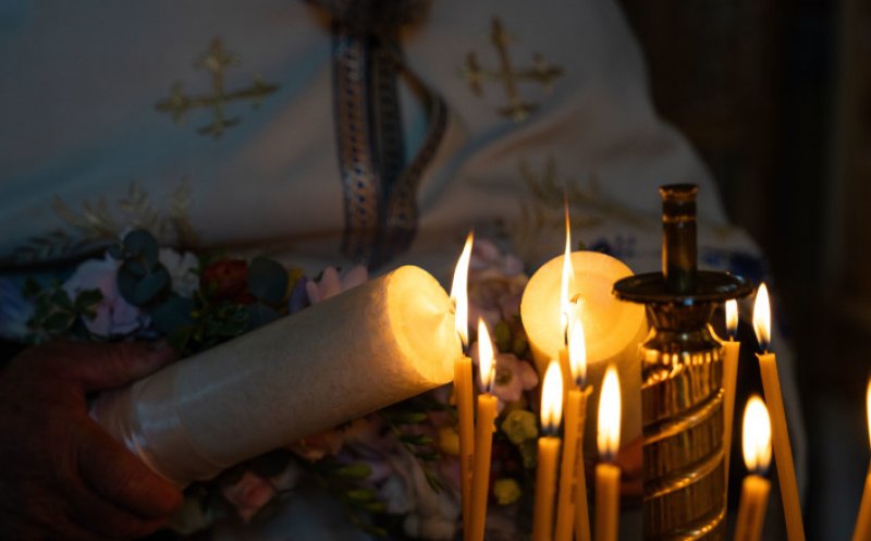 Credincioșii catolici și protestanți sărbătoresc astăzi Paștele