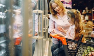 Paște cu bani puțini și griji multe: românii nu dorm și își fac calcule pentru a-și acoperi cheltuielile de sărbători