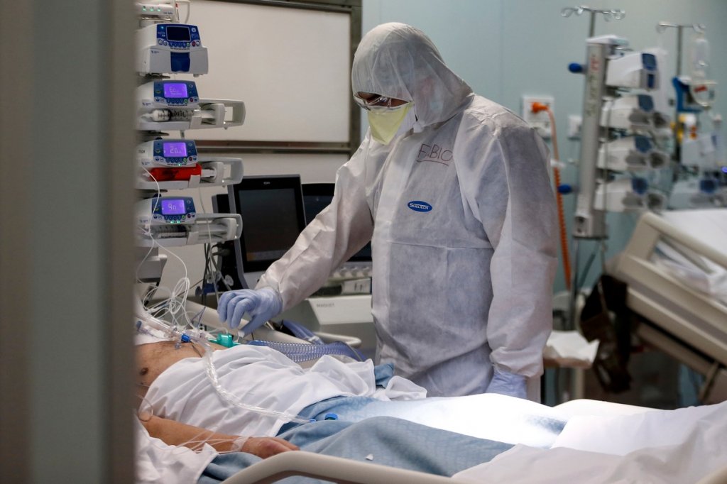 Medicii au aflat de ce gripa și COVID te pot ucide odată ce înaintezi în vârstă