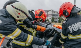 Weekend de coșmar în Cluj: mașină făcută scrum, motociclist rănit și doi bărbați duși la spital în accidente separate