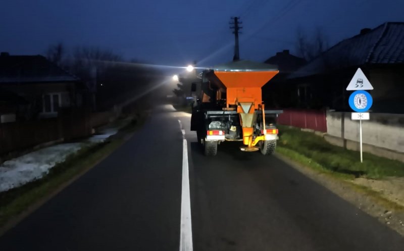 Cu doar câteva zile înainte de Paște, drumarii clujeni au intervenit pentru deszăpezire