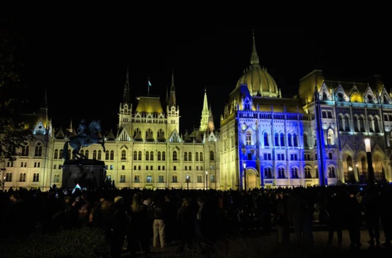 Petrecere la Budapesta după înfrângerea lui Viktor Orban. „A fost un masacru electoral”