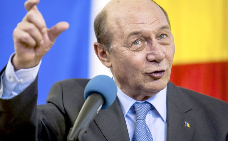 Traian Băsescu jubilează după alegerile din Ungaria: „Tandemul Trump - Putin a fost bătut măr de poporul maghiar”