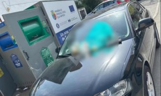 Un clujean a parcat lângă ghenă și s-a trezit cu un „cadou” pe mașină. "Bine a făcut" vs "Ce urât și josnic să faci asta"