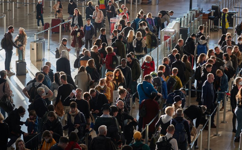 Haos pe aeroporturile din Europa: noul sistem de control la frontieră provoacă întârzieri de până la 3 ore