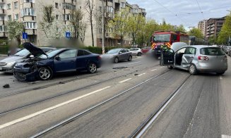 Cum s-a produs accidentul de pe străzile Plopilor din Cluj-Napoca, în urma căruia trei persoane, inclusiv un minor, au fost transportate la spital