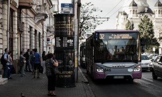 Un nou episod din „Clujul bizar”: după doamna cu căruciorul, o altă femeie abordează trecătorii în stații și le cere...