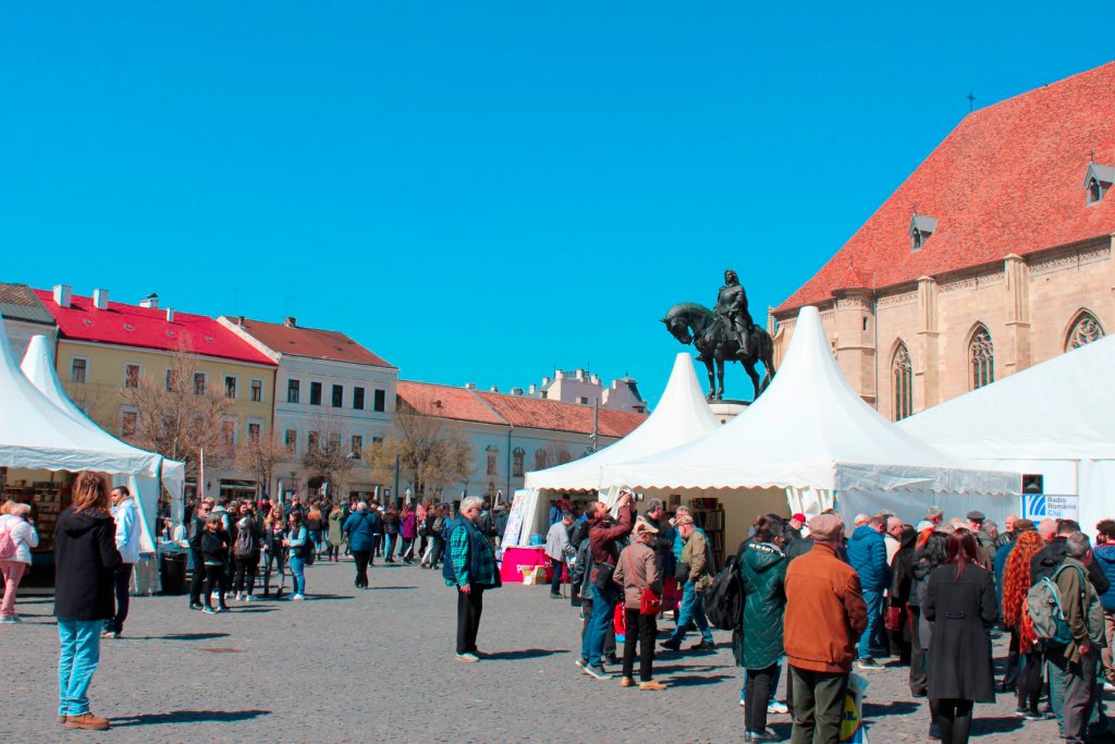 A început Târgul de Carte Gaudeamus la Cluj-Napoca. Boc: ''Fără carte și educație nu avem prosperitate, democrație și pace''