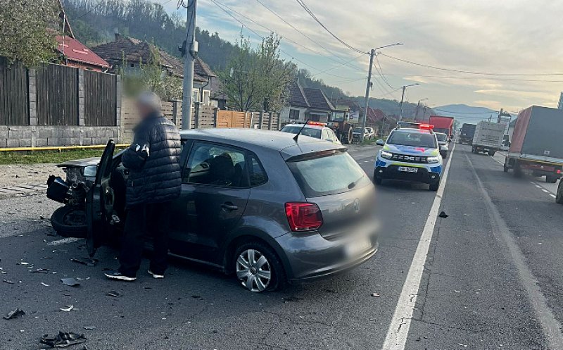 ACCIDENT în Cluj: Manevră de întoarcere pe linia continuă + victimă în mașina care nu a putut evita impactul