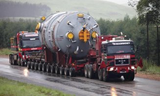 Atenție, șoferi! Transport agabaritic: un colos de peste 120 de tone traversează Clujul în aceste zile