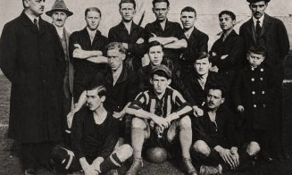 Jucătorii de fotbal și membrii ai clubului clujean KMTE