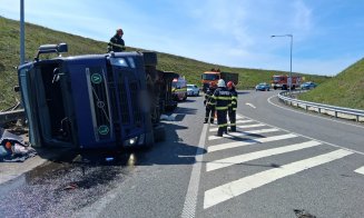 ACCIDENT Cluj: TIR răsturnat în Nădășelu pe A3