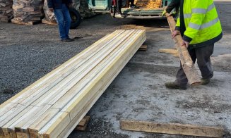 Ghinion pentru un bunic cu dubă! L-au tras pe dreapta în miez de noapte și i-au găsit lemne „în plus”