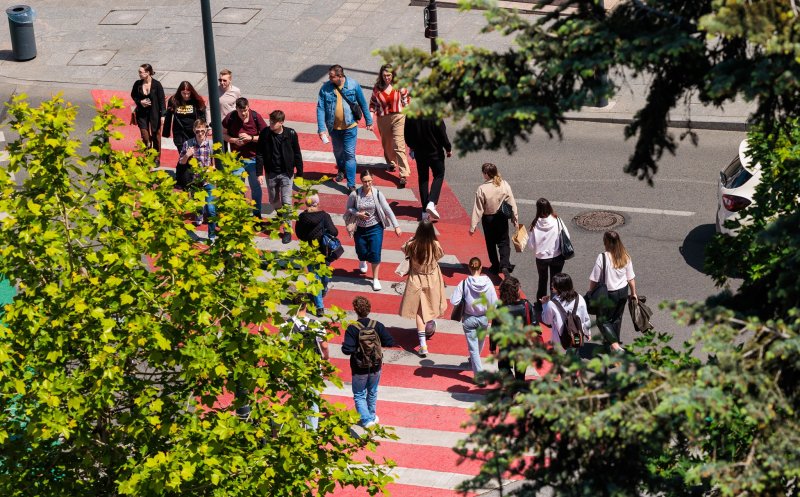 Tinerii se înghesuie la angajare: Joburile momentului și cât se câștigă la Cluj-Napoca