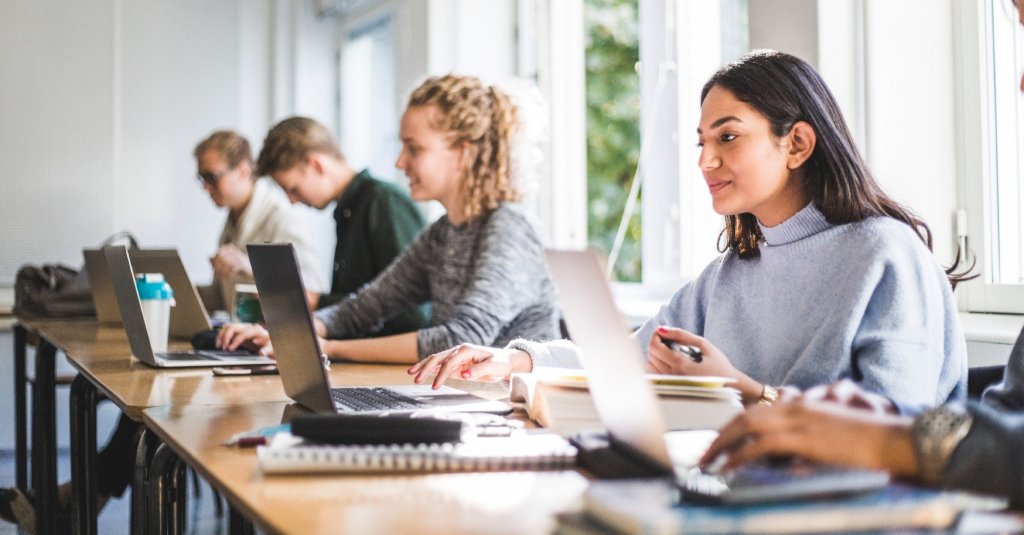 Schimbare la BAC 2026! Ministerul Educației a modificat procedura prin care elevii își pot echivala proba de competențe digitale