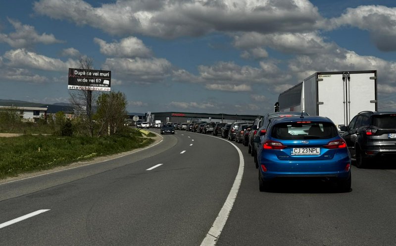 Mini-vacanța blochează șosele. Cozi uriașe la ieșirea din Cluj-Napoca