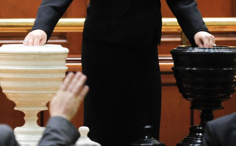 Cade Guvernul Bolojan? Cum votează parlamentarii Clujului la moțiunea de cenzură