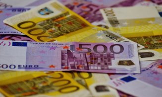 Tensiuni și pe piața valutară: Cursul leu-euro în ziua dezbaterii moțiunii de cenzură împotriva Guvernului Bolojan