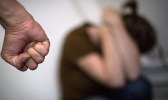 Răpită în plină zi la Cluj: o tânără, luată cu forța de fostul iubit din fața unui salon