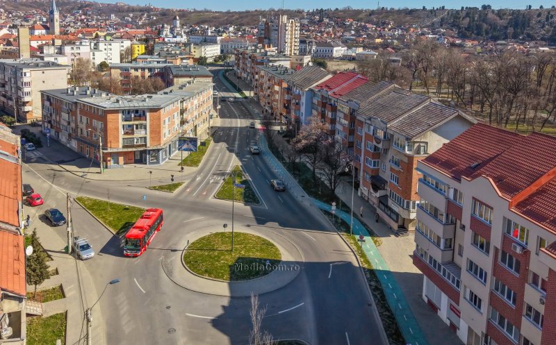 Străzi noi, autobuze electrice și piste de biciclete: cum arată acum Turda după modernizare