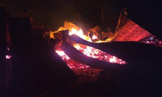 Un incendiu puternic a distrus complet o cabană îndrăgită de turiști și iubitori ai muntelui.