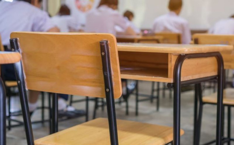 Încep evaluările la clasele primare și gimnaziu. Daniel David spune că a regândit metodologia: „Mai puțină memorare, mai multă practică”