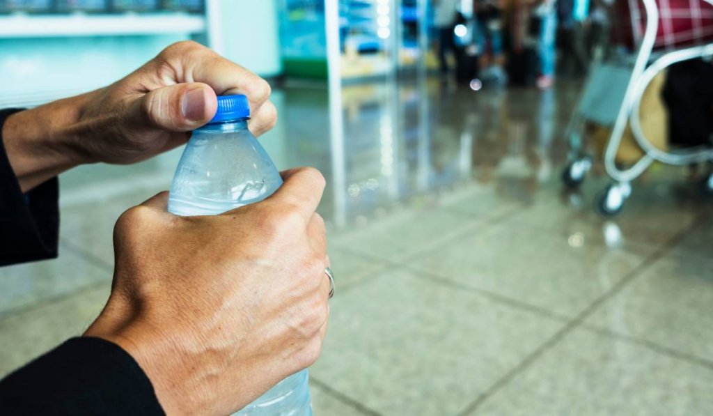 Apă potabilă GRATUITĂ în Aeroportul Internațional Cluj. Când va deveni realitate propunerea