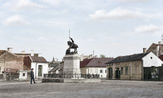 Statuia Sfântului Gheorghe amplasată în actuala Piață Lucian Blaga