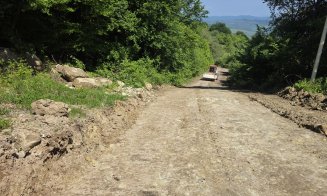 Un alt drum județean din Cluj va fi asfaltat în integralitate. Duce la un important obiectiv turistic
