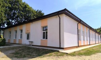 Anchetă după MOARTEA unui elev de 15 ani în curtea unei școli / Ambulanța trimisă la COD ROȘU fără medic