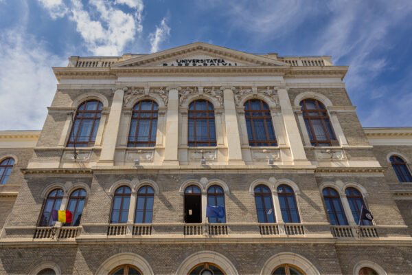 UBB Cluj scoate la concurs peste 31.900 de locuri la licență și master. Apar 17 programe noi de studiu