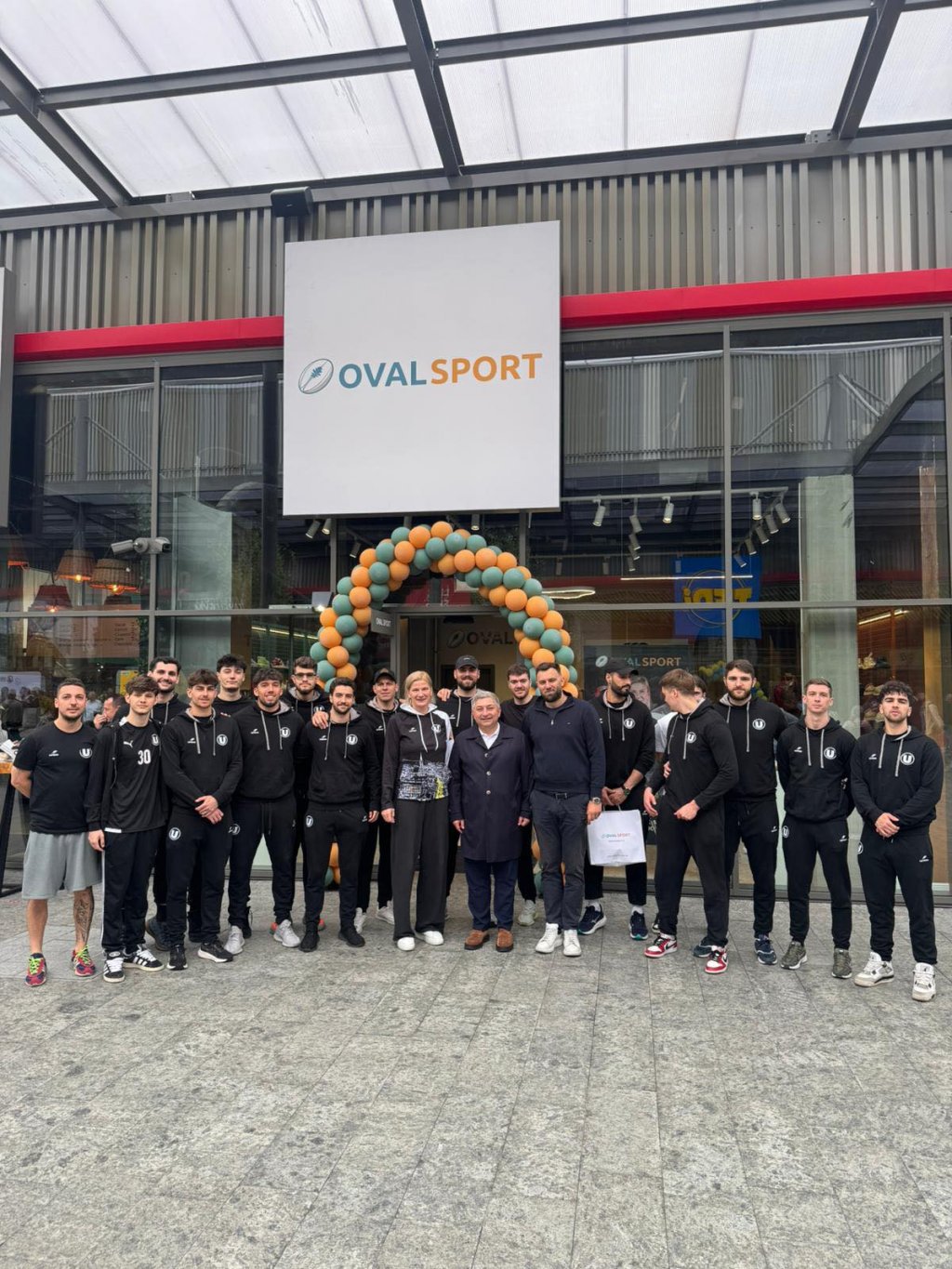 Alin Tișe, întâlnire cu echipa de handbal a Universității Cluj: „Pe lângă fotbal sau baschet, Clujul are și alte echipe foarte bune care trebuie sprijinite”