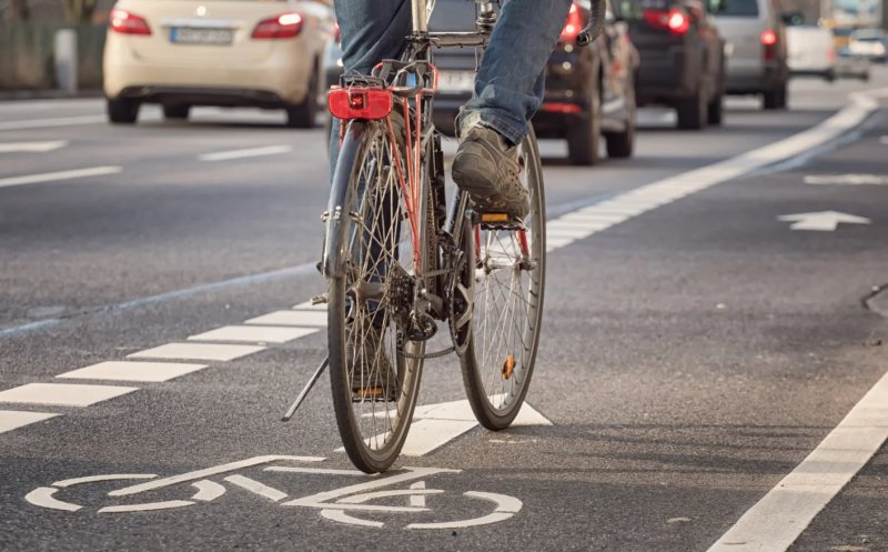 Scandal în trafic la Cluj. Biciclist agresat și rănit după o dispută pe stradă