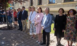 Clujul răsună de serenade! Absolvenții UMF își iau rămas-bun de la anii de facultate