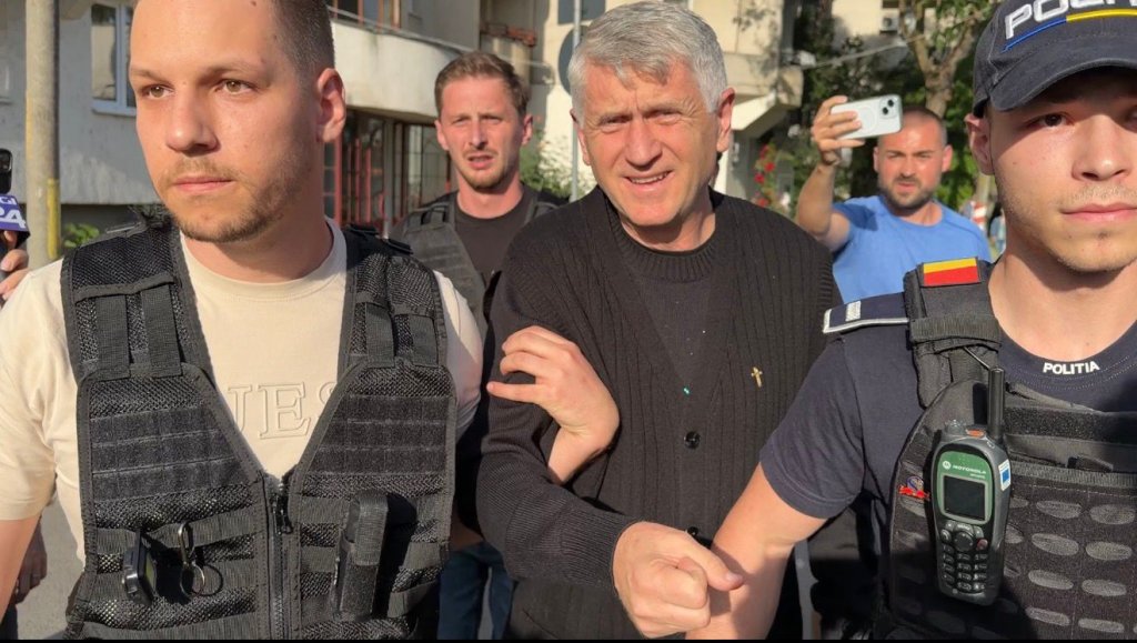 Percheziții la fostul preot Cristian Pomohaci. Reținut pentru 24 de ore, cu suspiciunea că ar fi întreținut relații sexuale cu minori