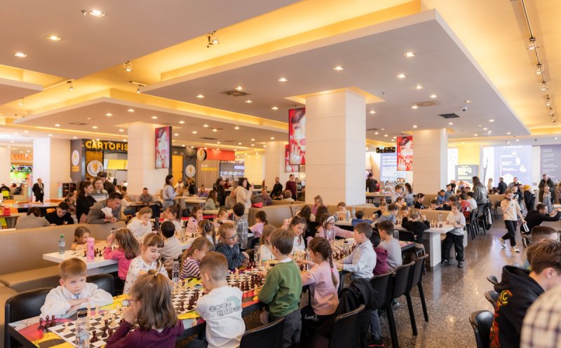 „Copiii joacă șah la mall", o competiție gratuită pentru cei mici, duminică, la Iulius Mall