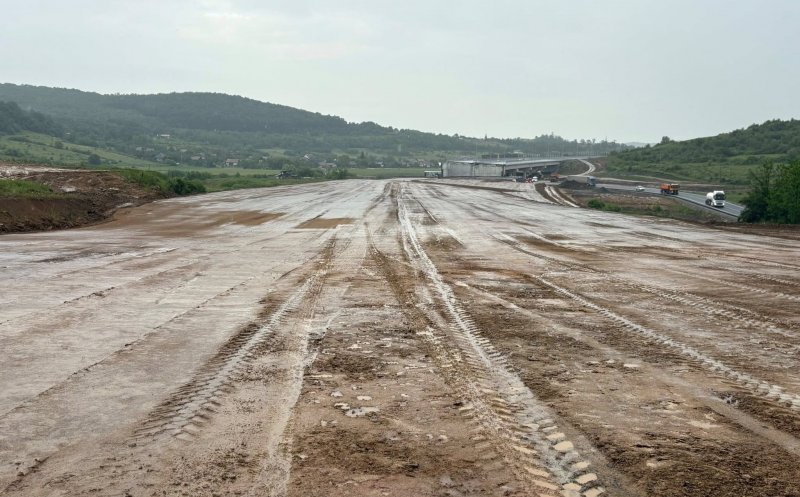 Ploile torențiale afectează șantierele de pe Autostrada Transilvania. Lucrările, suspendate temporar