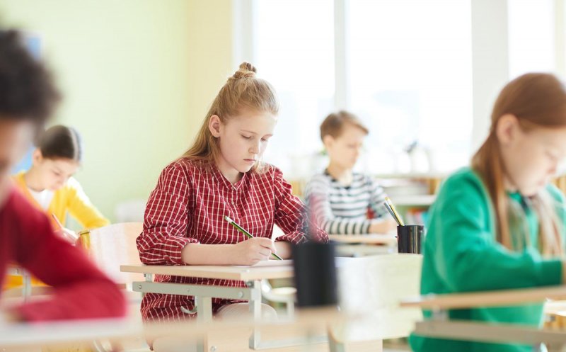 Vacanța mare e tot mai aproape: ultima zi de școală și data la care elevii revin în bănci