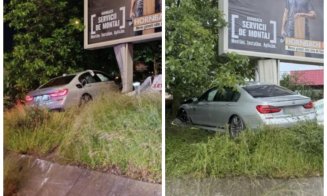 Cursă nebună pe Calea Turzii din Cluj, surprinsă de o cameră de bord: un tânăr urmărit de poliție s-a oprit într-un panou publicitar