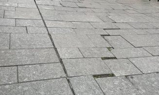 Capcane pentru picioarele trecătorilor, în centrul Clujului. USR critică pavajul de pe strada Universității