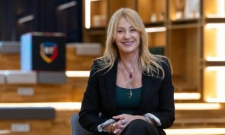 Nadia Comăneci, în vizită la Banca Transilvania: ”17 secunde. Atât a durat exercițiul care mi-a schimbat viața”