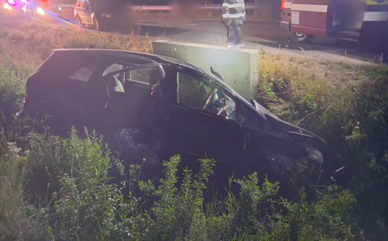 ACCIDENT în județul Cluj: Mașină răsturnată și 2 victime. Una dintre victime este un minor