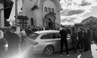 Durere imensă în Turda: Bogdan, tânărul de 22 de ani mort în Cheile Turzii, a fost condus pe ultimul drum de sute de oameni