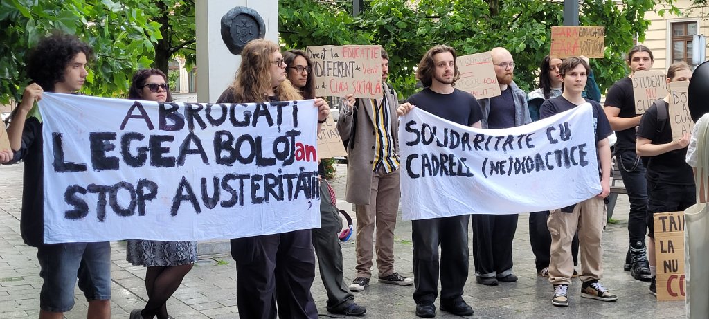 Studenții au ieșit în stradă la Cluj: „Educația nu este o cheltuială, ci o investiție”