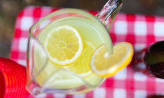 Secretul celei mai bune limonade de casă. Rețeta cu doar trei ingrediente care cucerește vara