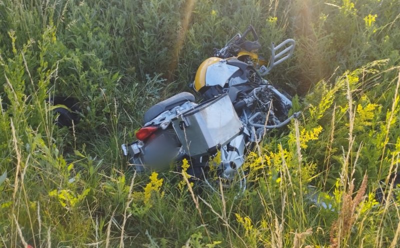 Motociclist de aproape 50 de ani transportat la spital după un accident la Dej. Cum s-a produs coliziunea