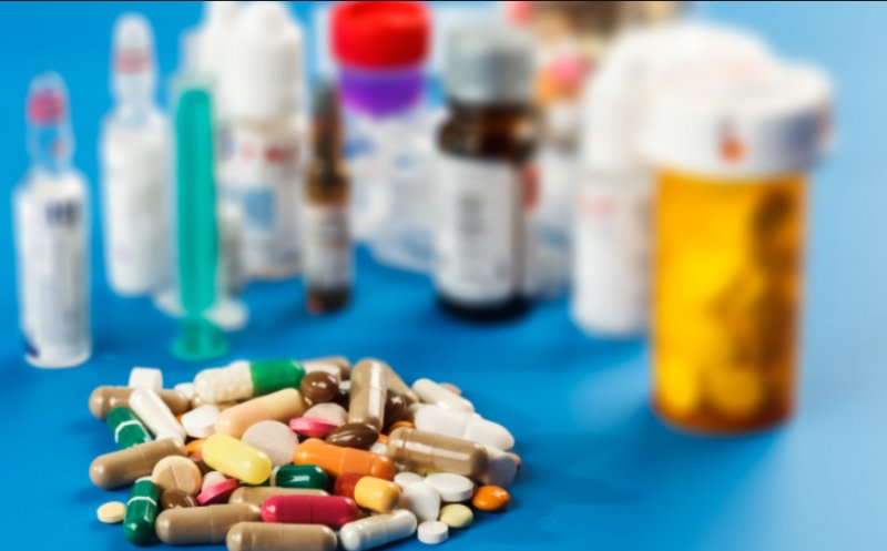 Afacere ilegală de proporții la Cluj: medici, profesori și farmaciști, acuzați că au vândut medicamente de milioane de euro